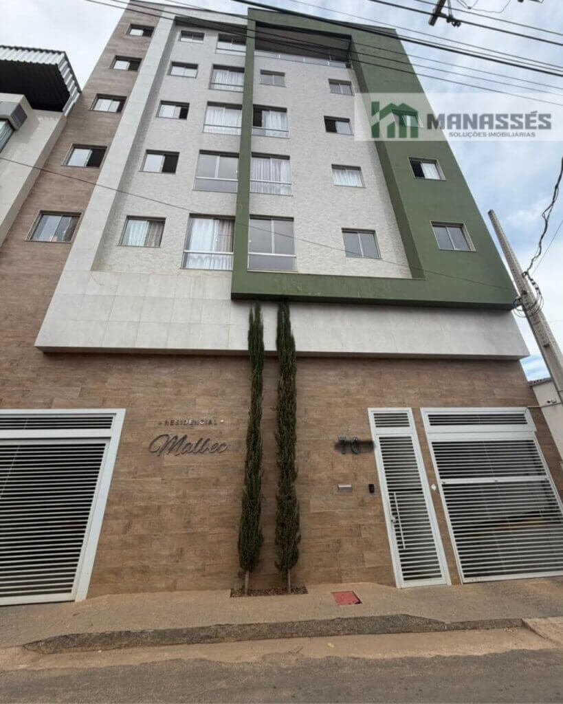 Fachada do Residencial Matteo, edifício moderno com apartamentos à venda em Manhuaçu, destacando arquitetura contemporânea e localização privilegiada.