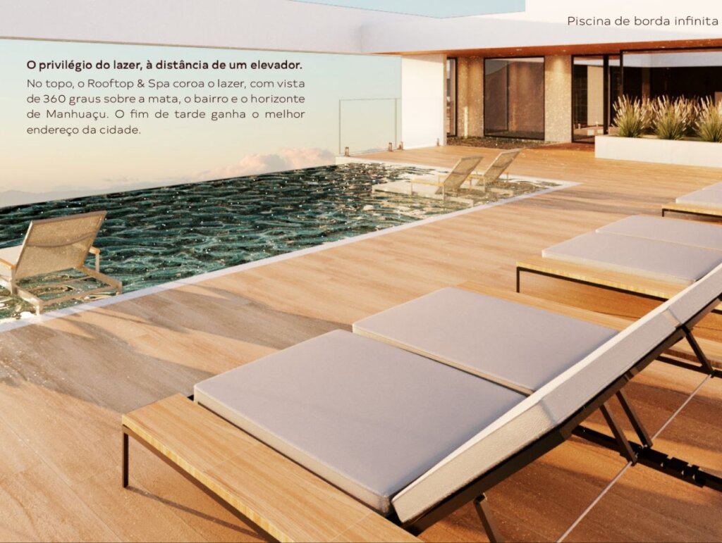 Vista de um deck de madeira com espreguiçadeiras estofadas e uma piscina de borda infinita com vista panorâmica para a paisagem ao fundo.